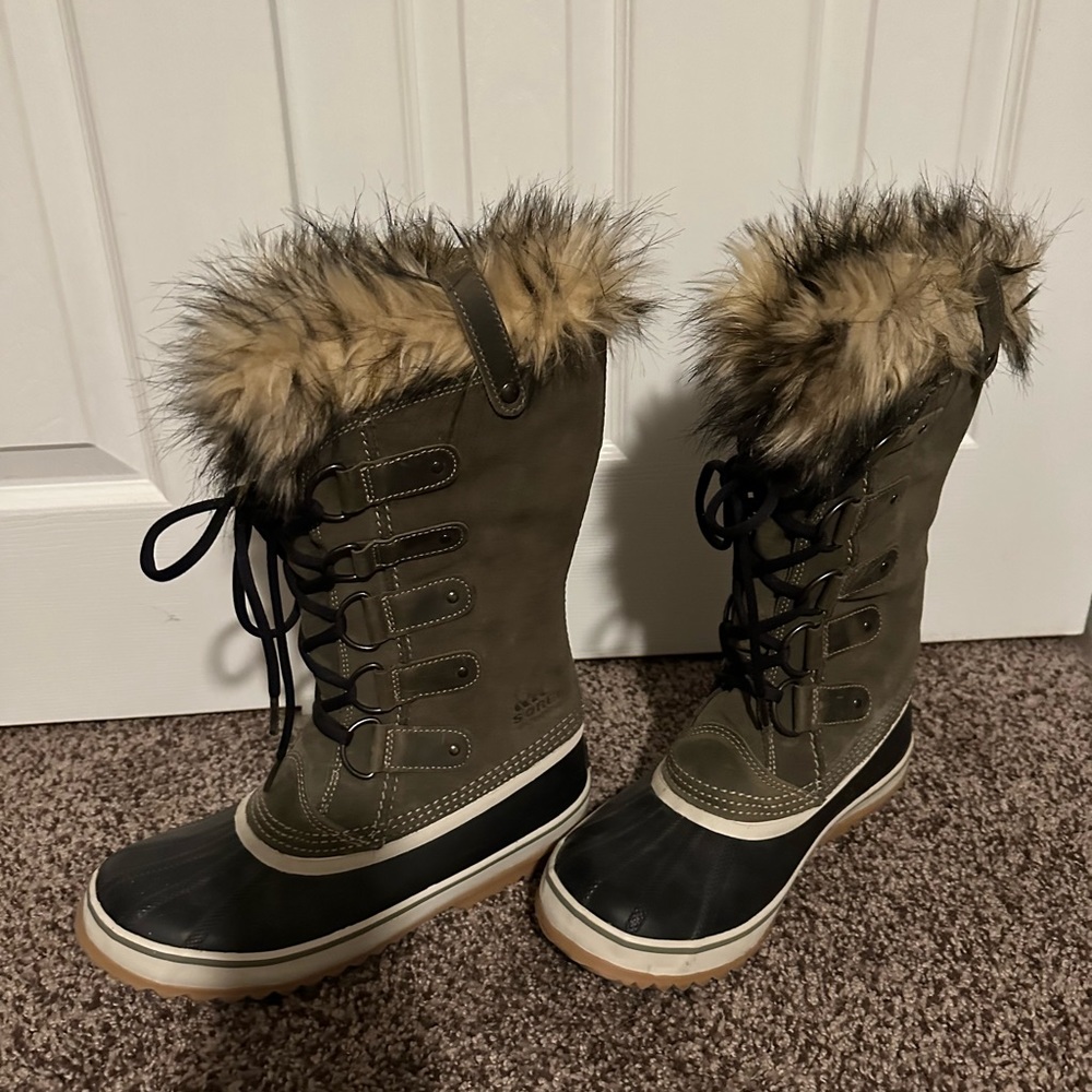Waterproof Sorell boots perfect for styling in the snow!